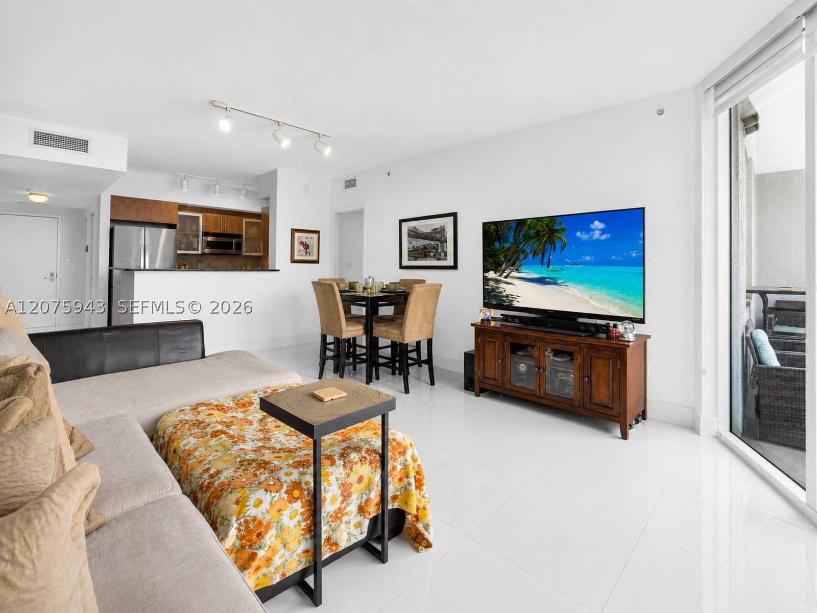 335 S Biscayne Blvd 1503 Property Photo 6