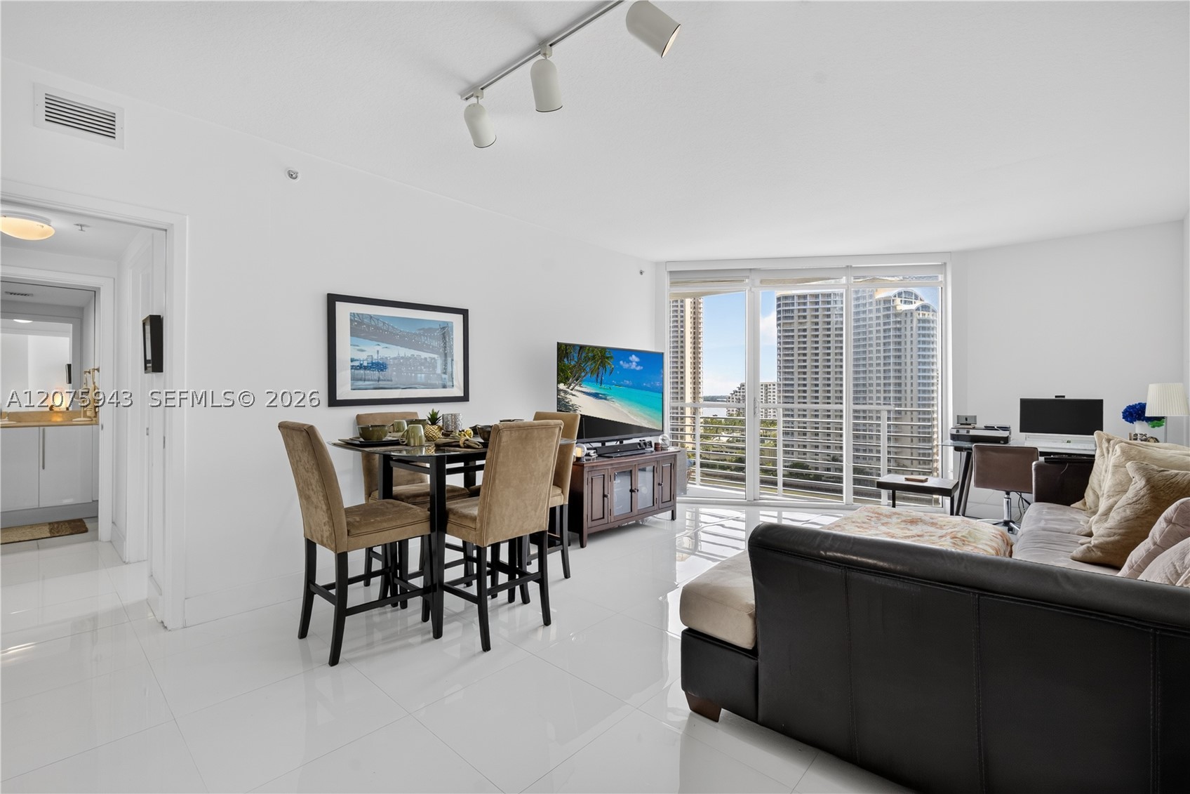 335 S Biscayne Blvd 1503 Property Photo 7