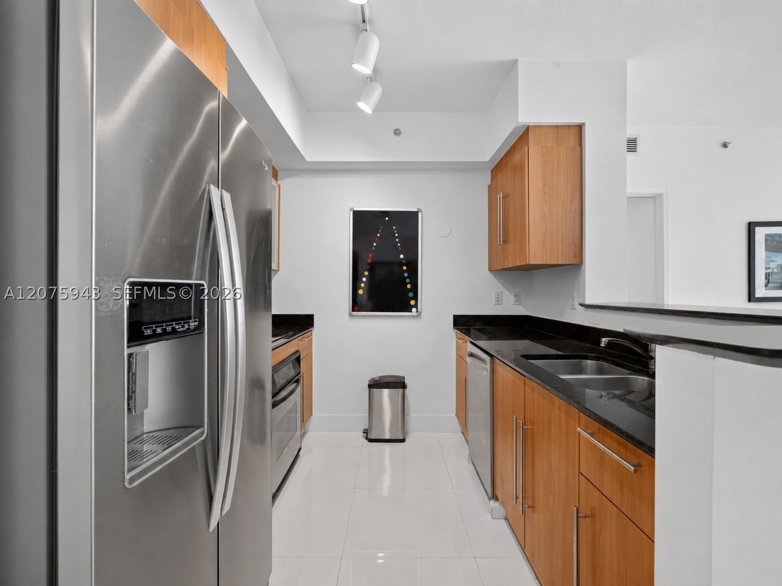 335 S Biscayne Blvd 1503 Property Photo 9