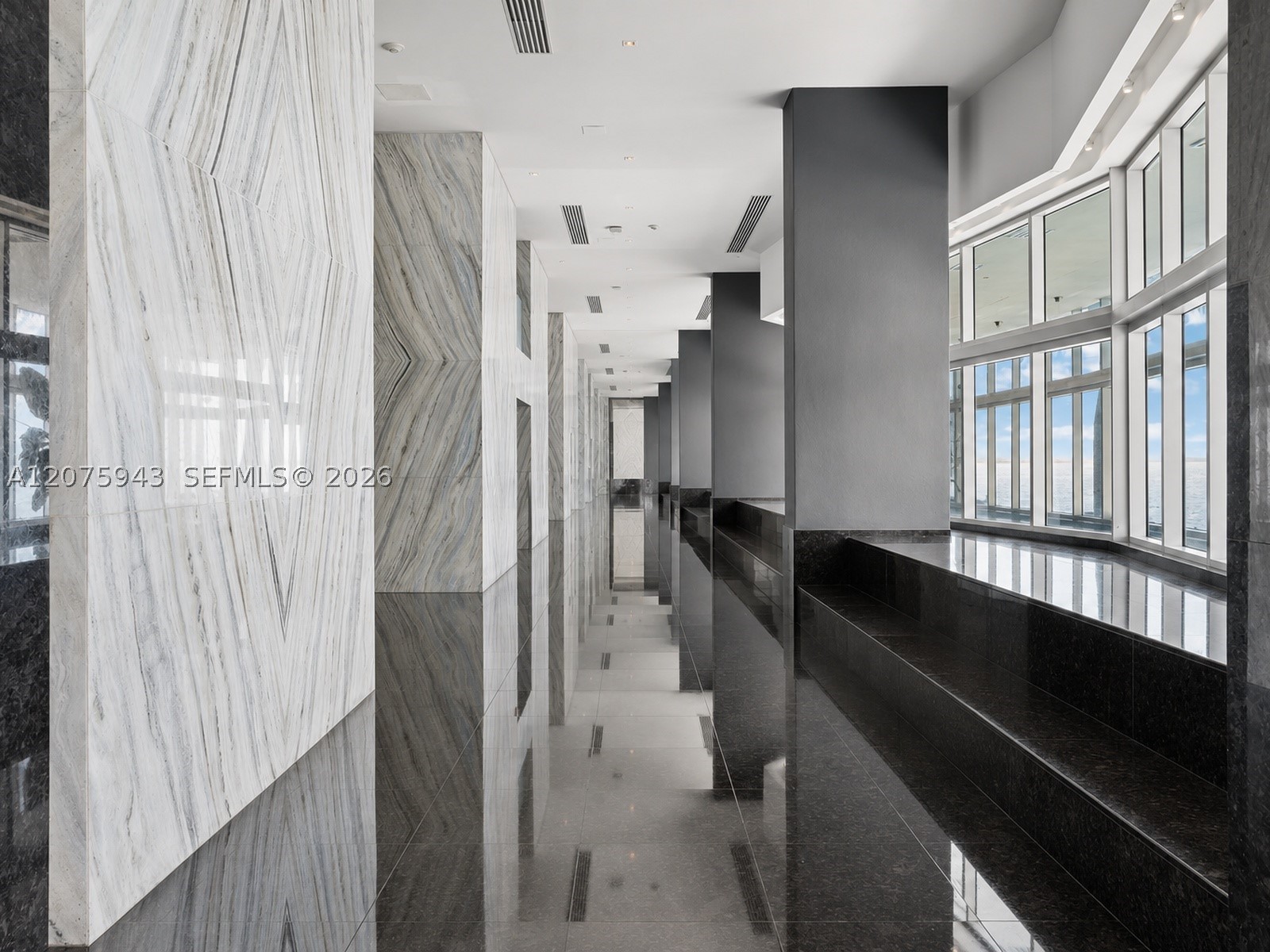 335 S Biscayne Blvd 1503 Property Photo 29