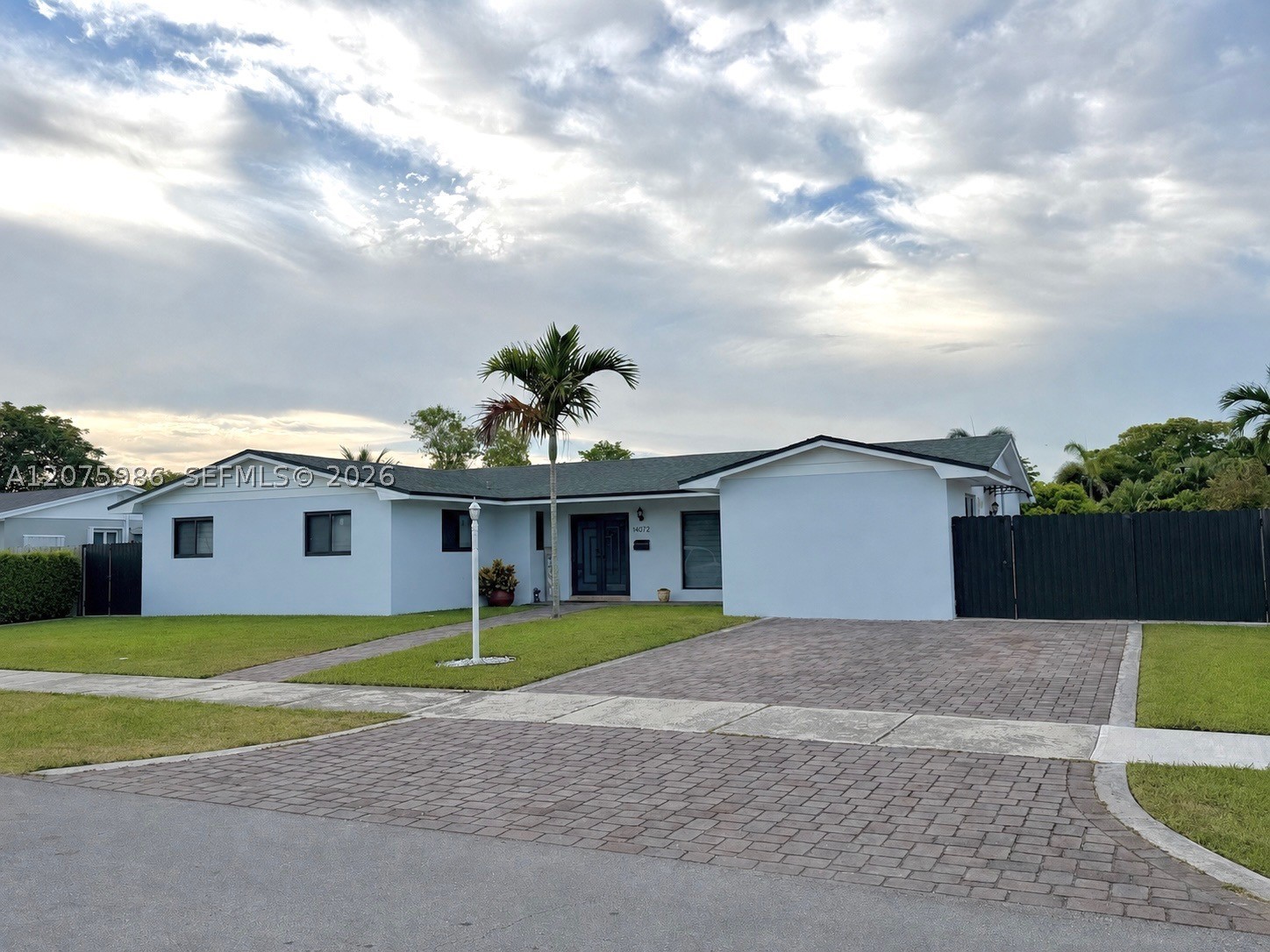 14072 Sw 80th St Property Photo 3
