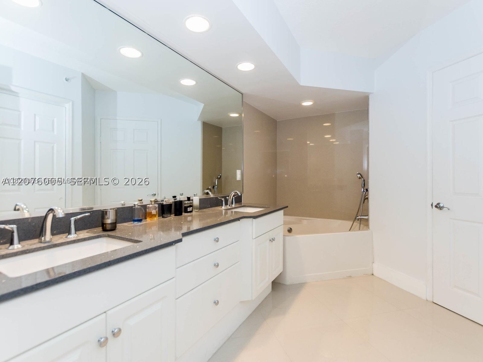 3370 Hidden Bay Dr 102 Property Photo 18