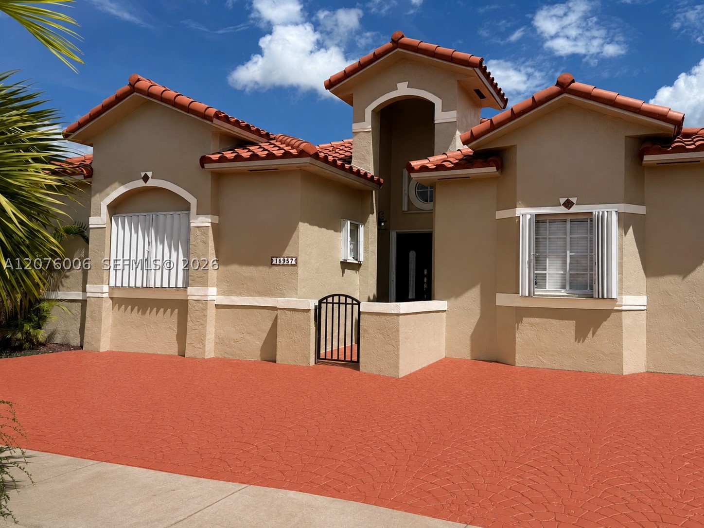 15957 SW 54th Ter Property Photo 1