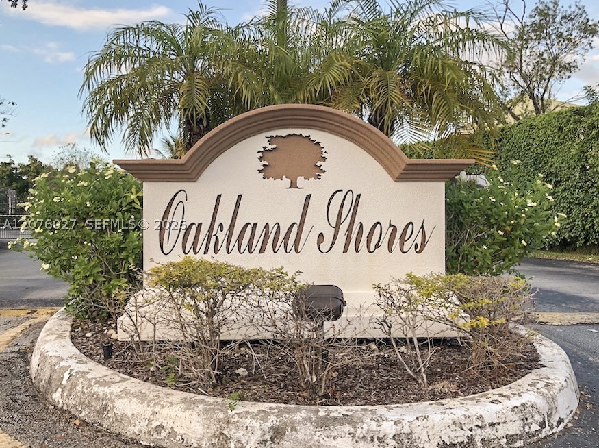 3101 Oakland Shores Dr H207 Property Photo 1