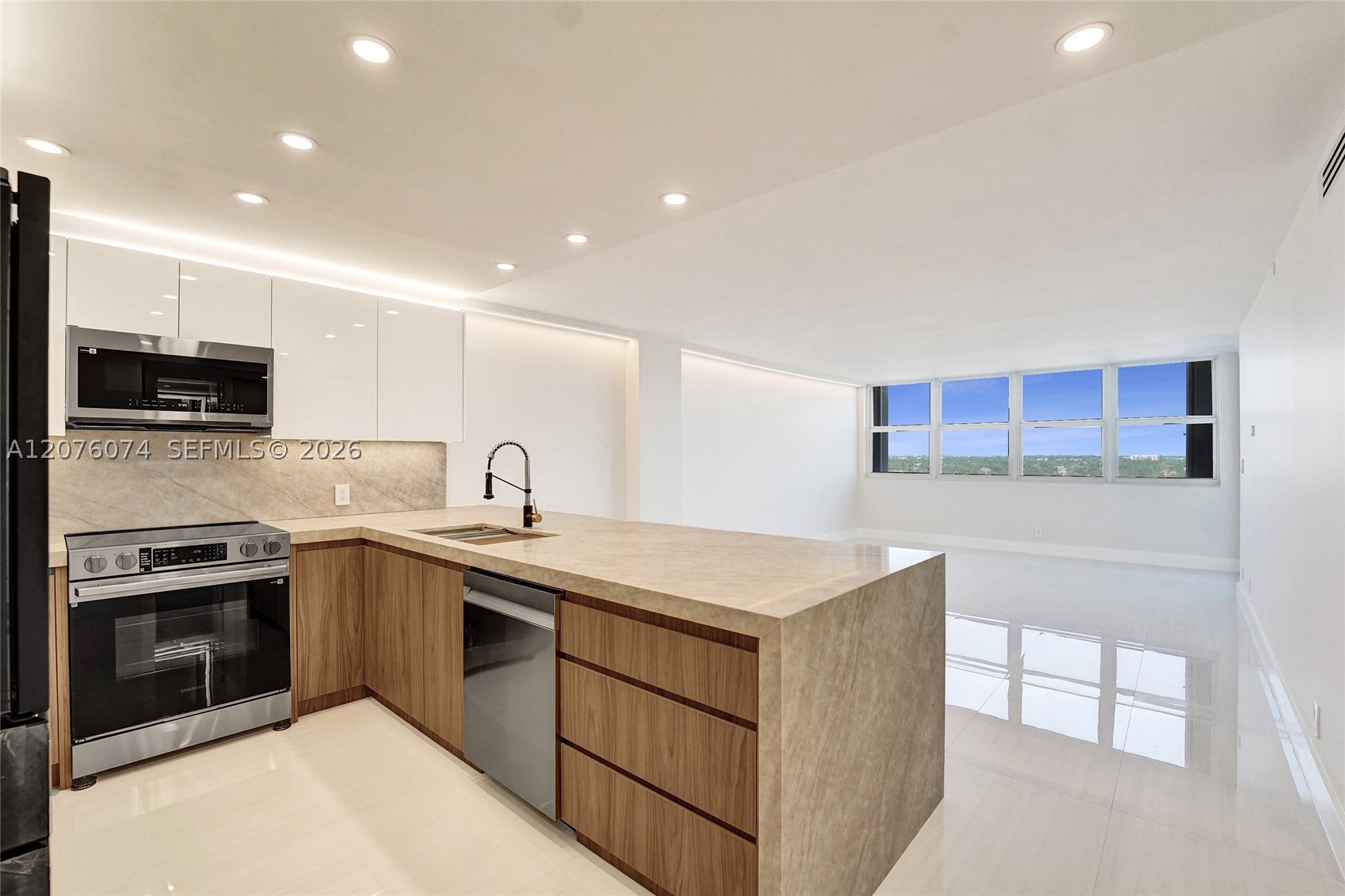 1400 S Ocean Dr 1205 Property Photo 2