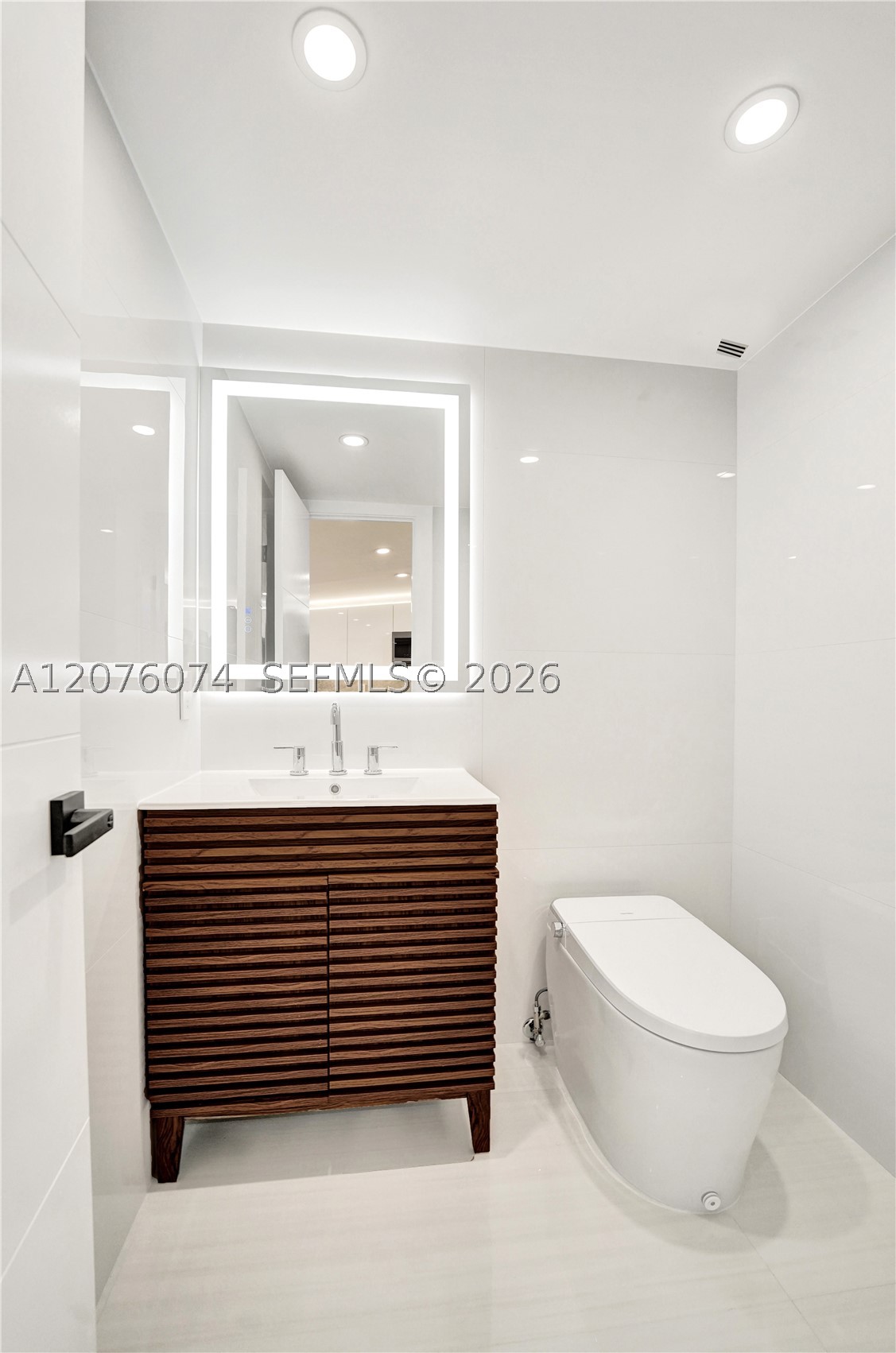 1400 S Ocean Dr 1205 Property Photo 8