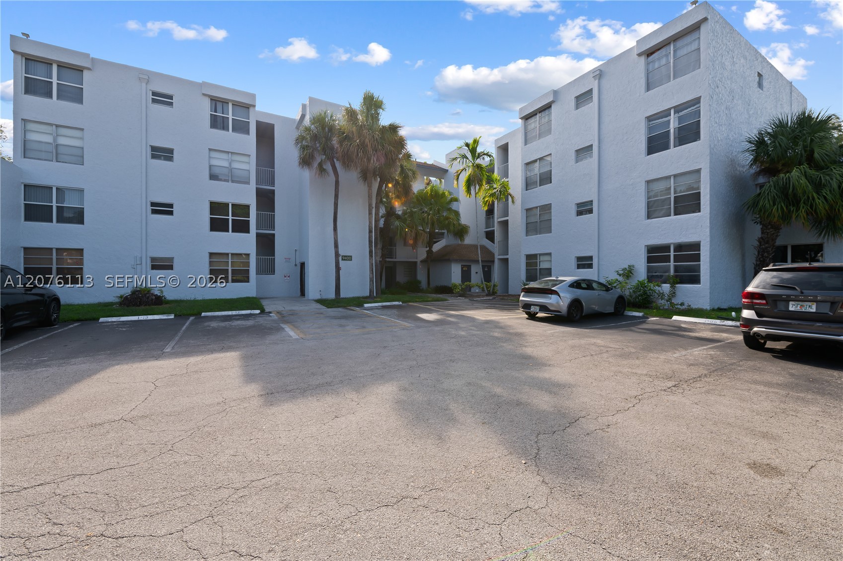 9400 Live Oak Pl 305 Property Photo 2