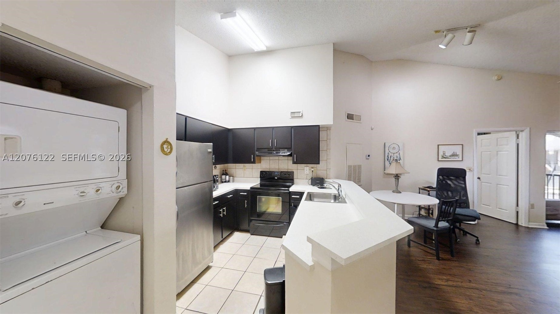 2550 Sw 18th Ter 2118 Property Photo 4