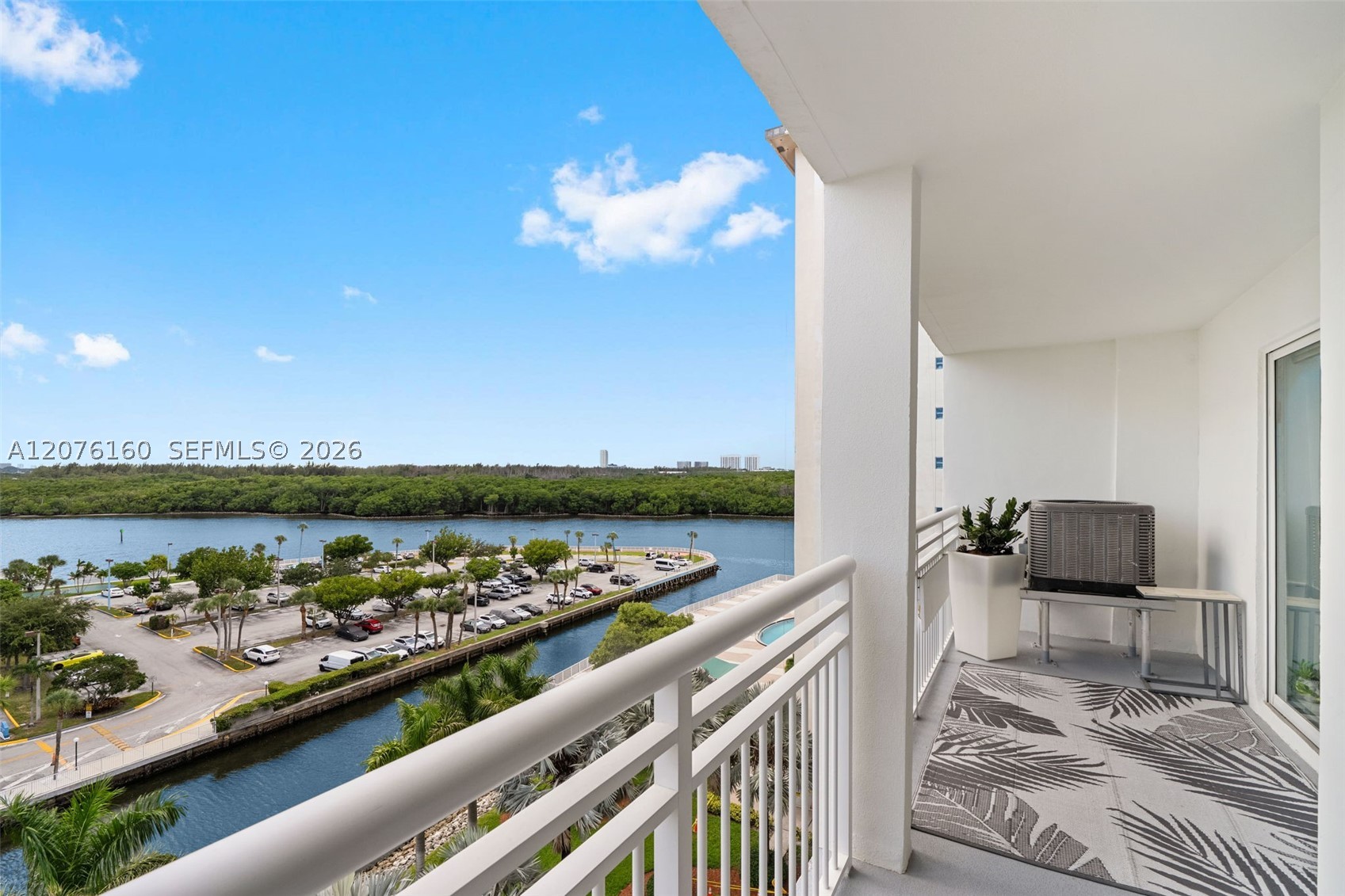 400 Kings Point Dr 822-23 Property Photo 37