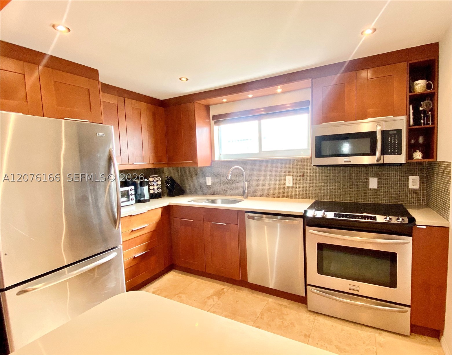 1750 James Ave 7d Property Photo 4