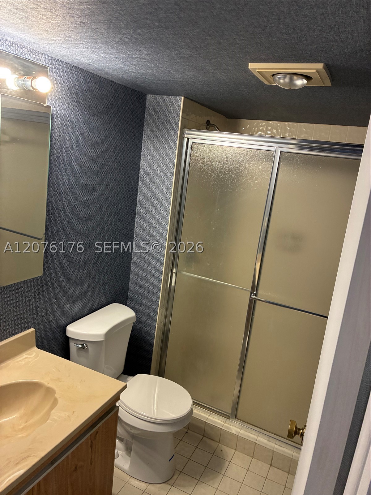 4301 Collins Ave 402 Property Photo 7