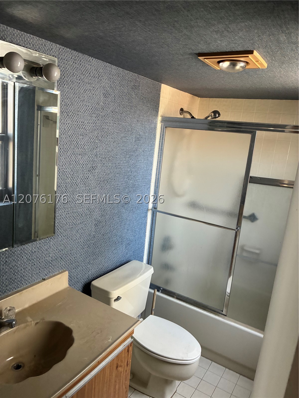 4301 Collins Ave 402 Property Photo 8