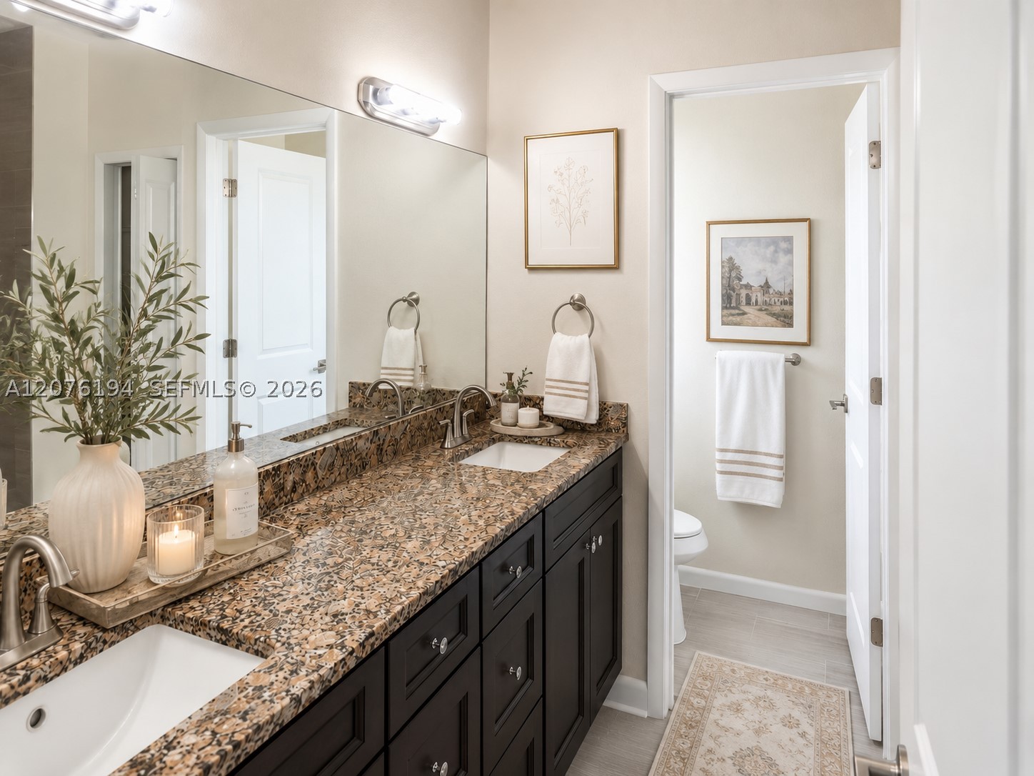 1109 Kraft St Property Photo 6
