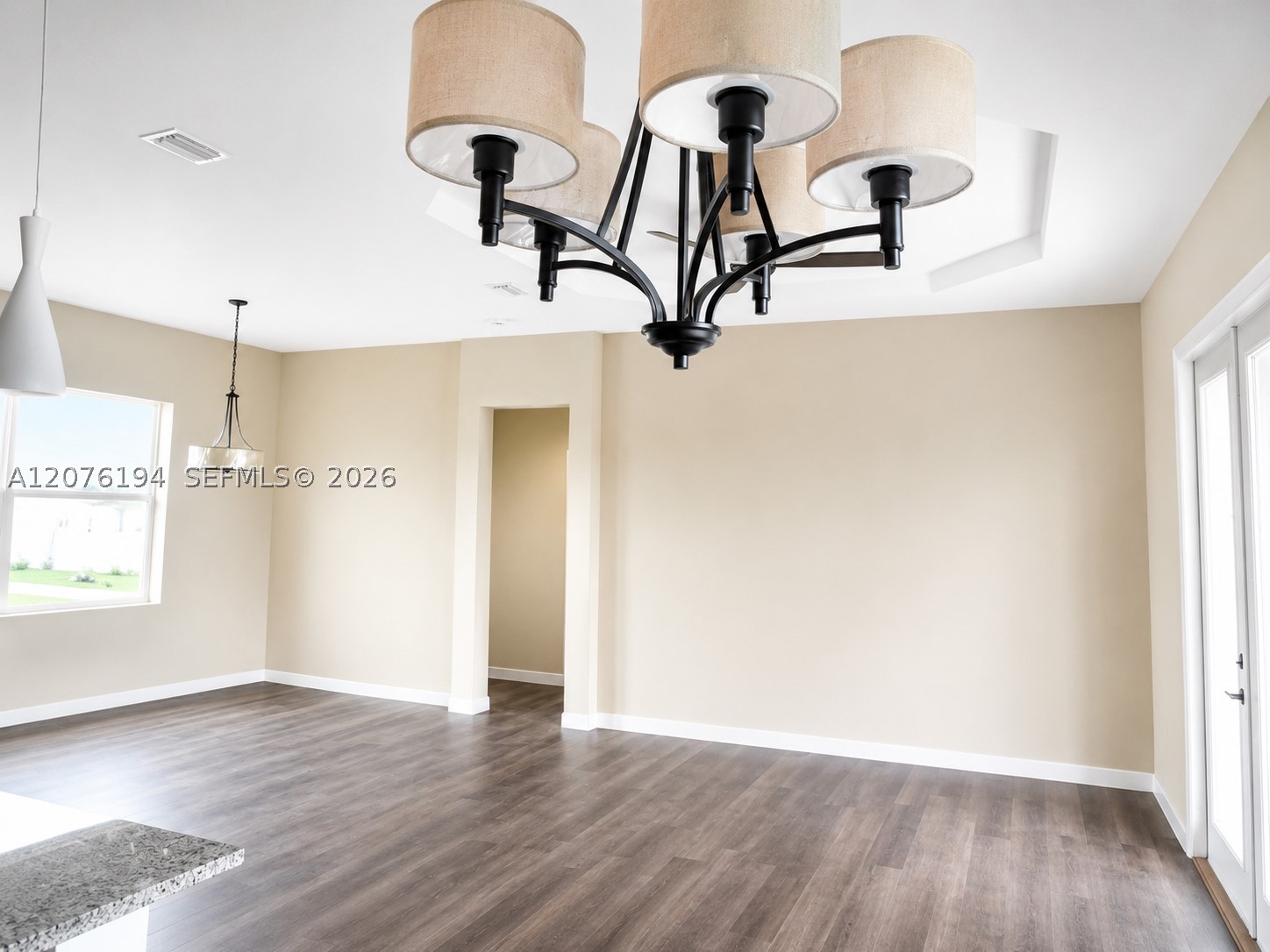 1109 Kraft St Property Photo 12