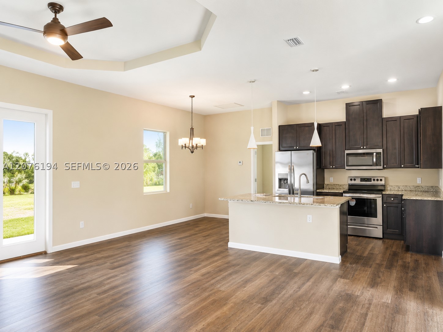 1109 Kraft St Property Photo 14