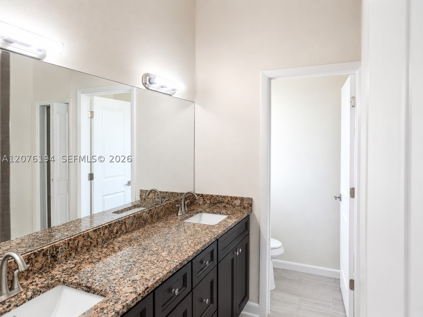 1109 Kraft St Property Photo 19