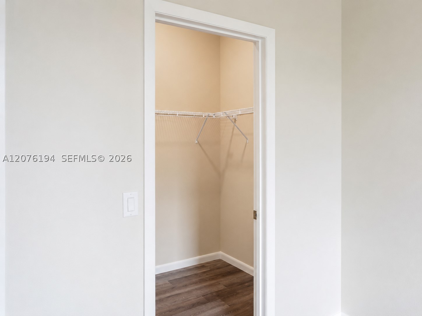 1109 Kraft St Property Photo 20