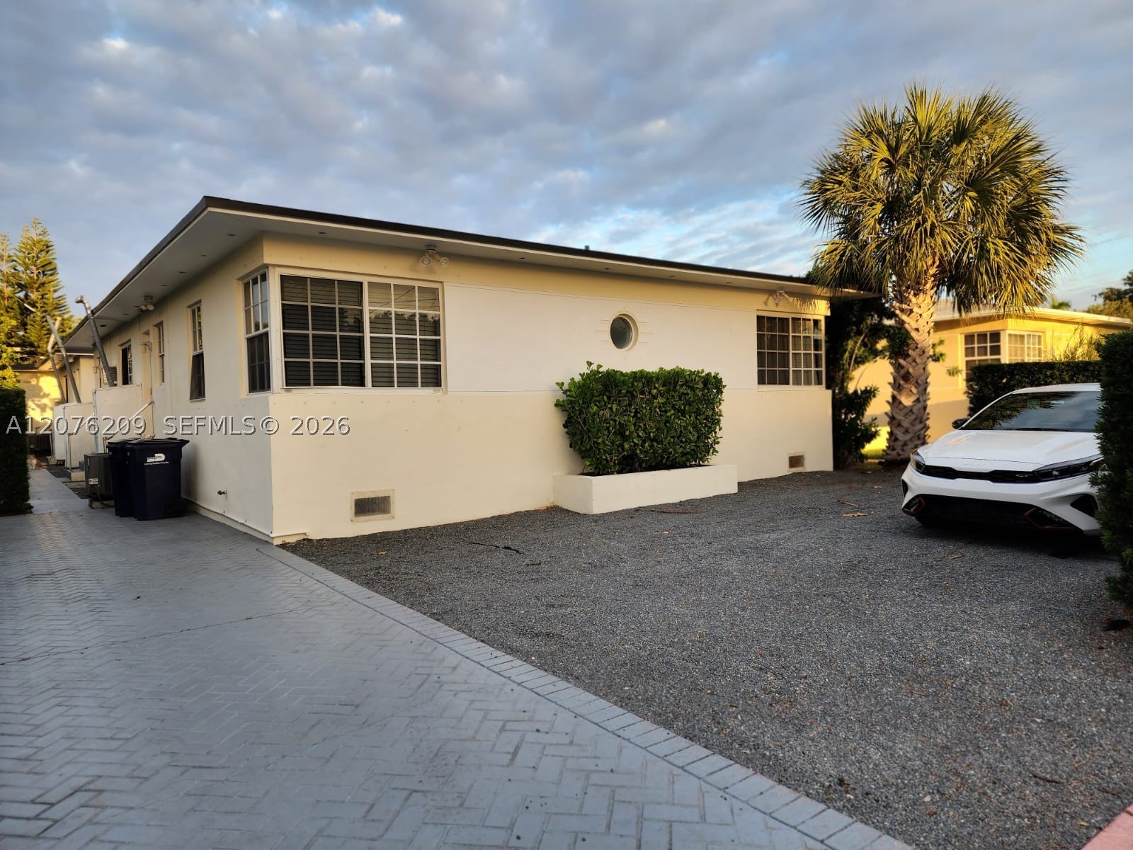 2145 Bay Dr 2 Property Photo 1