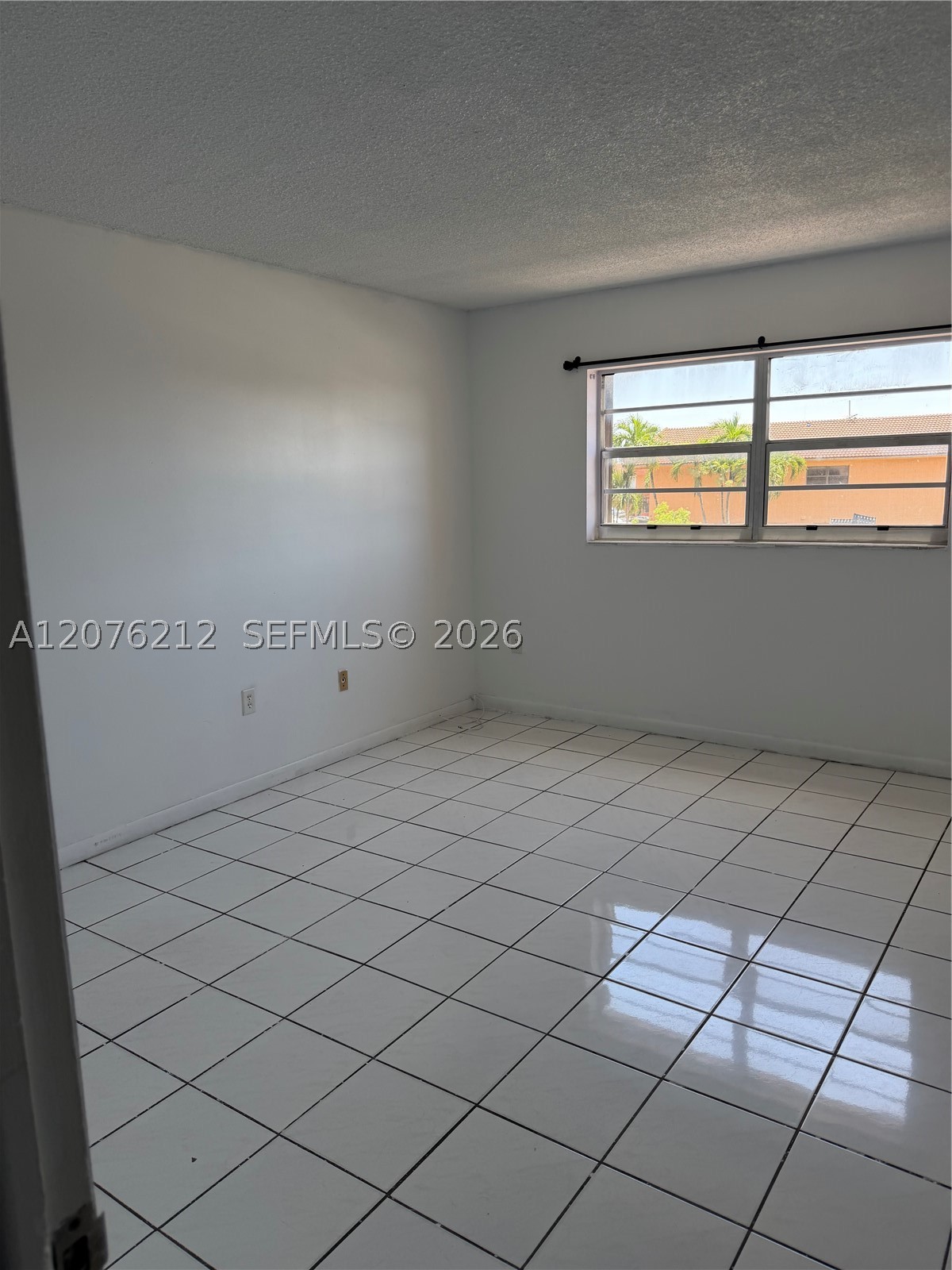 1855 W 60th St 249 Property Photo 5
