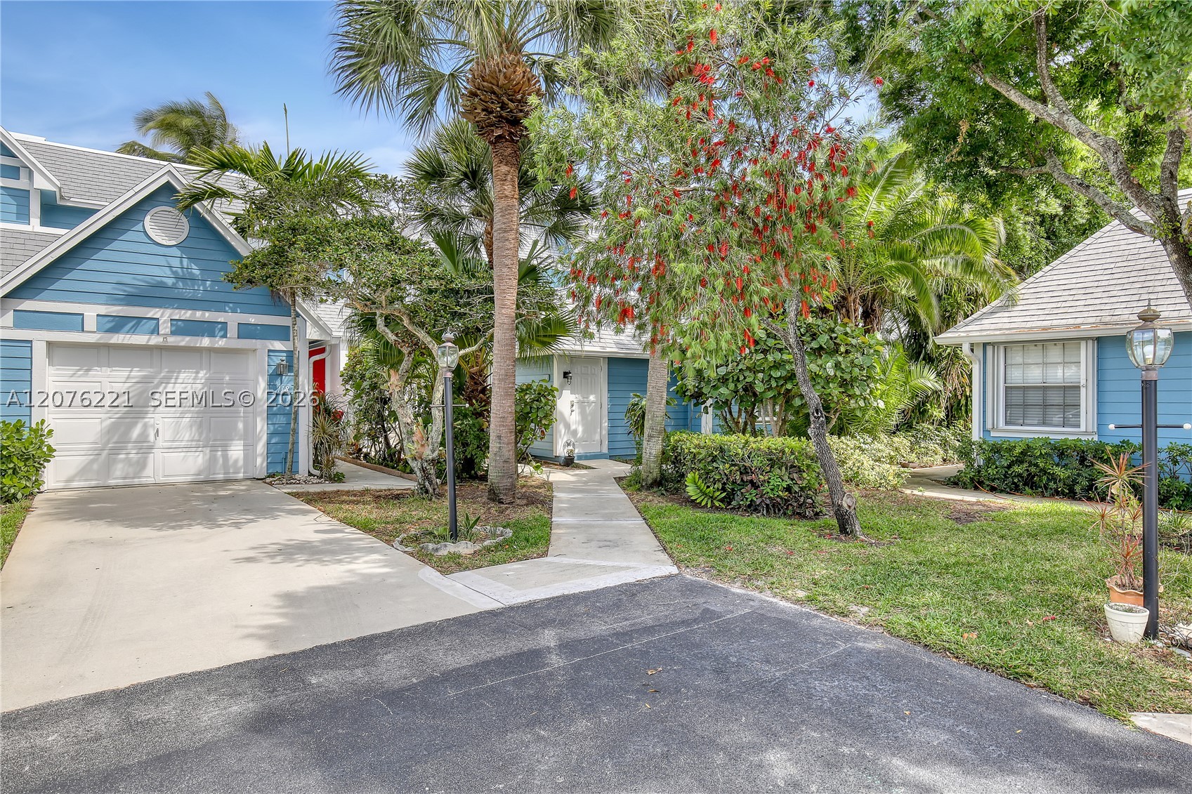 119 Ocean Dunes Cir Property Photo 1