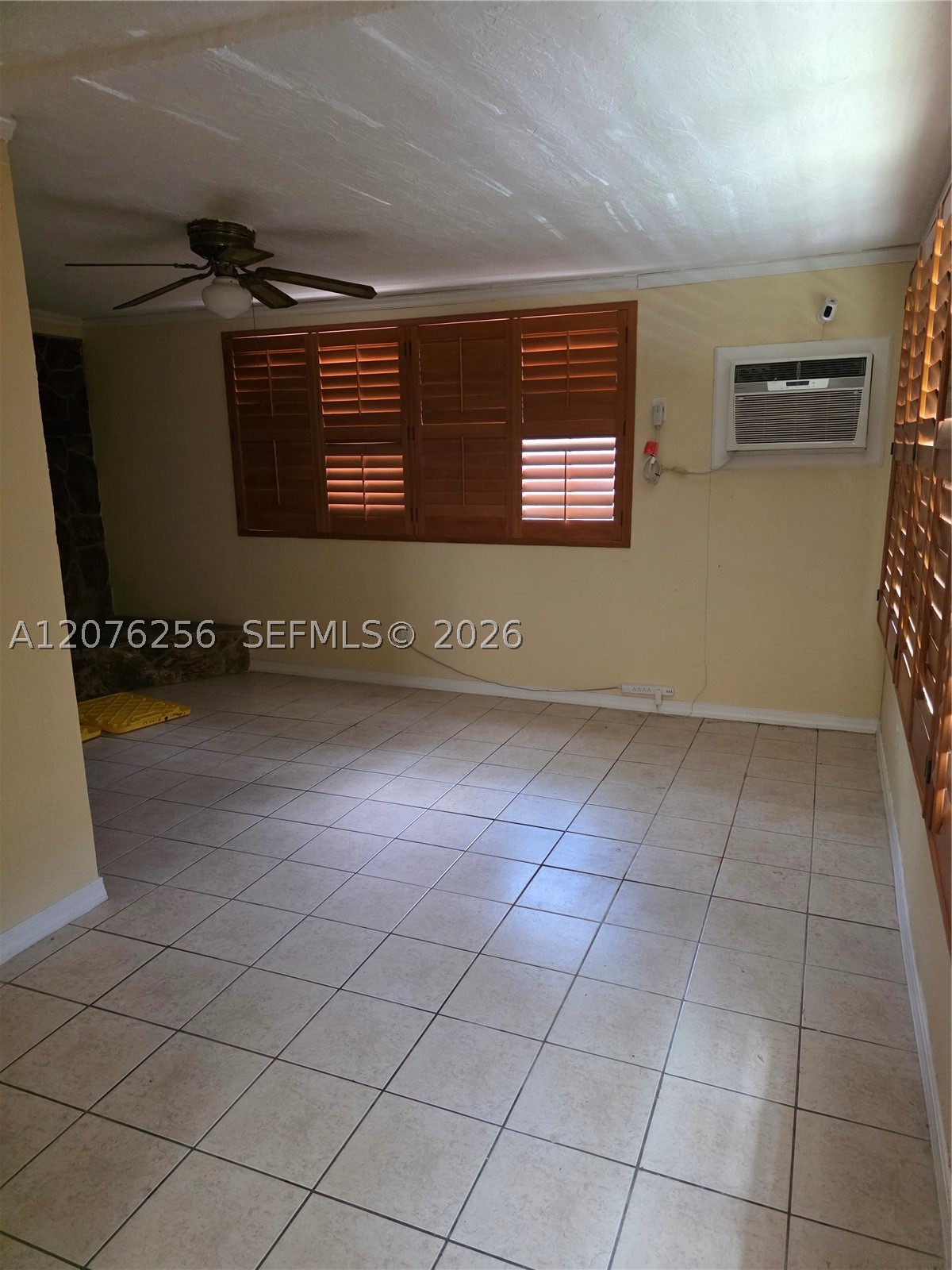 667 W Harbor Dr Property Photo 7