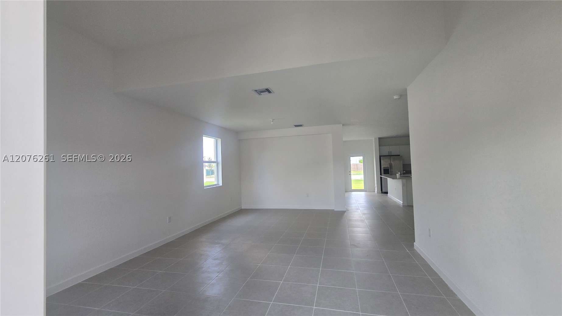 2475 Se 29th Dr Property Photo 3