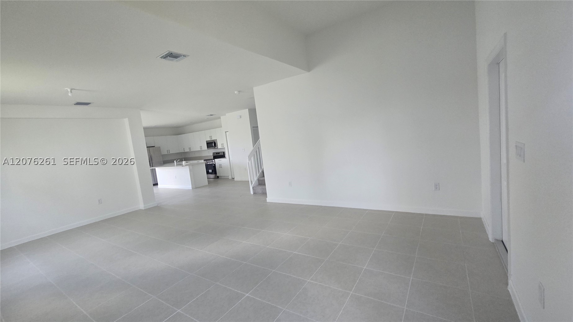 2475 Se 29th Dr Property Photo 4