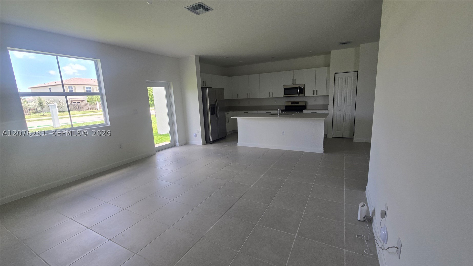 2475 Se 29th Dr Property Photo 6