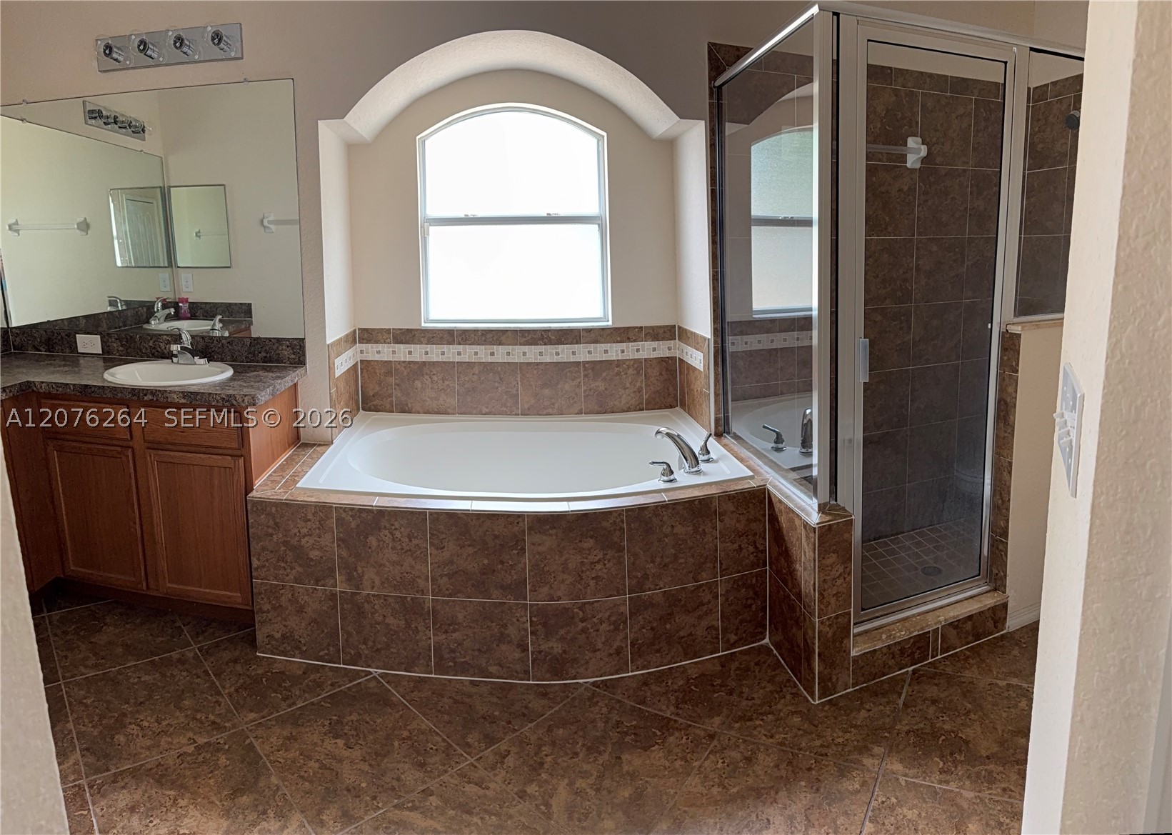 4106 Dinner Lake Way Property Photo 6