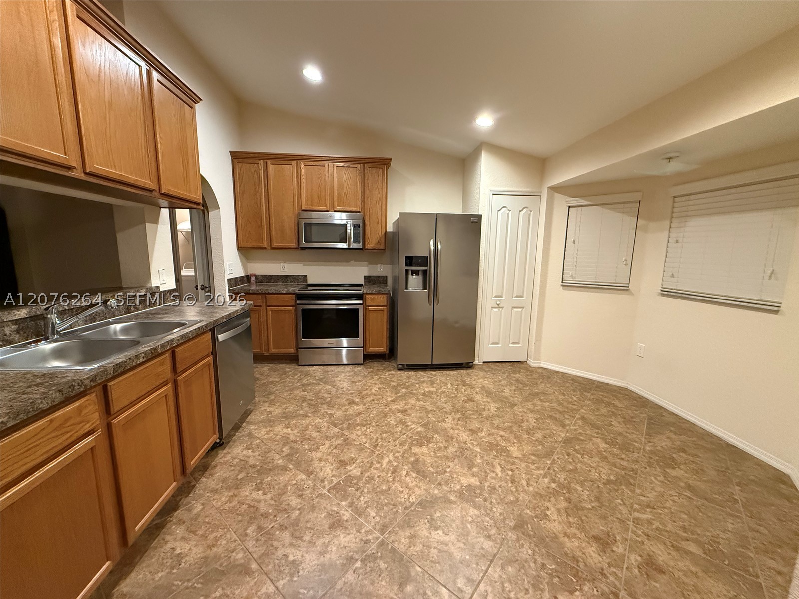 4106 Dinner Lake Way Property Photo 11