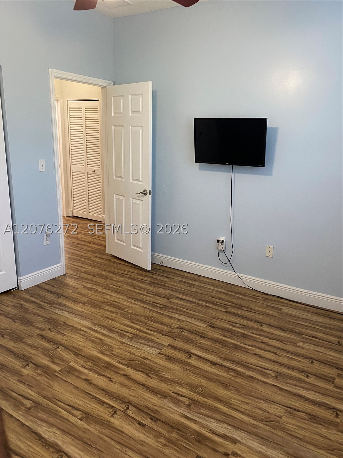 2529 Ne 41st Ter Property Photo 12