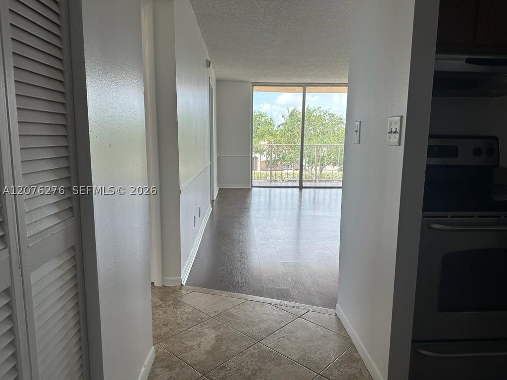 500 Executive Center Dr 3a Property Photo 4