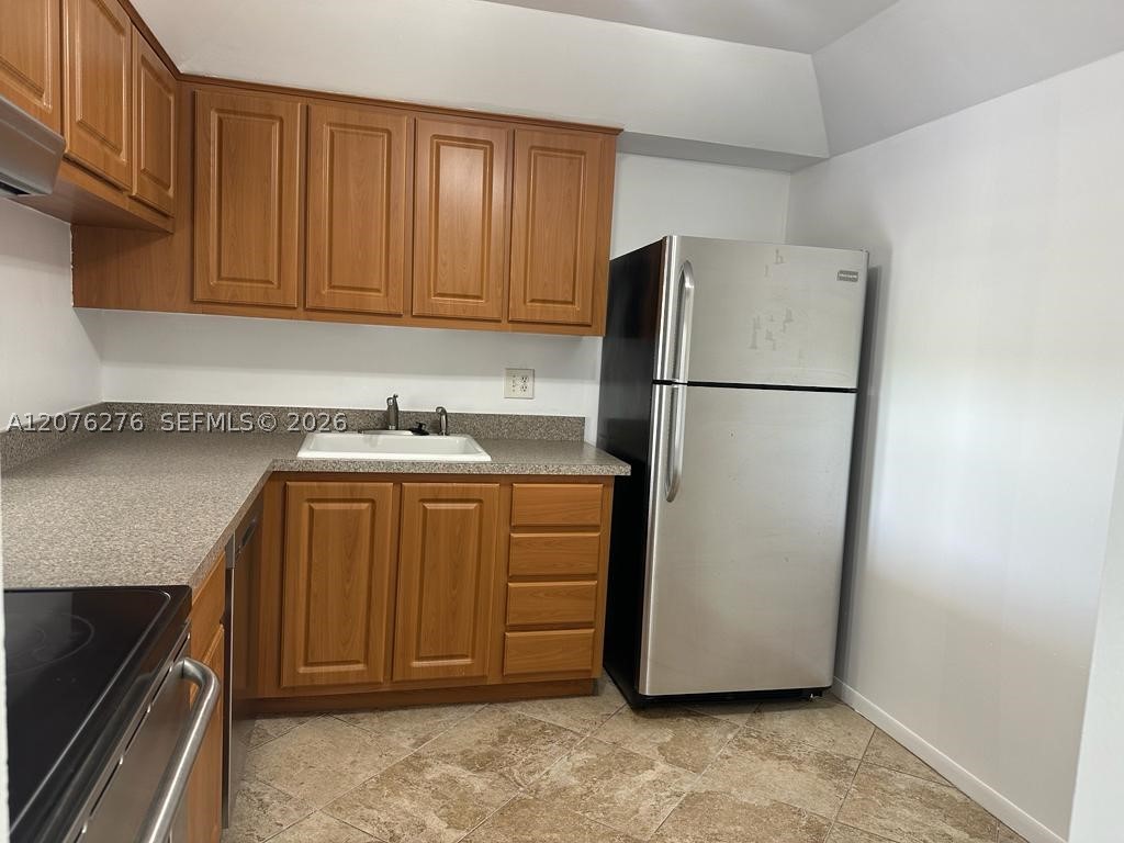 500 Executive Center Dr 3a Property Photo 5