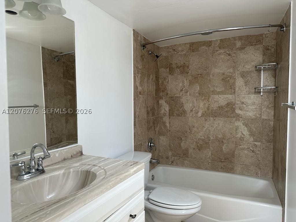 500 Executive Center Dr 3a Property Photo 9