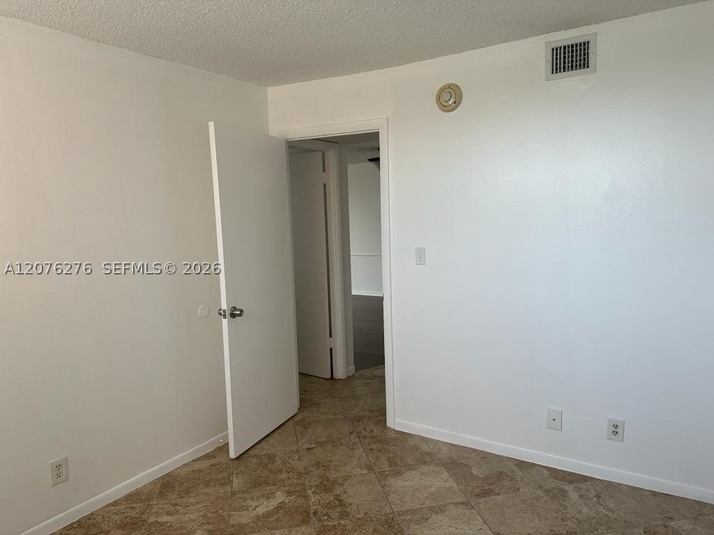 500 Executive Center Dr 3a Property Photo 11