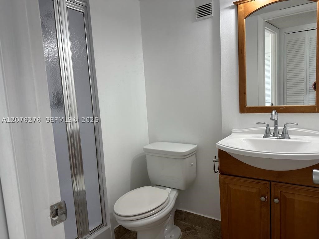 500 Executive Center Dr 3a Property Photo 12