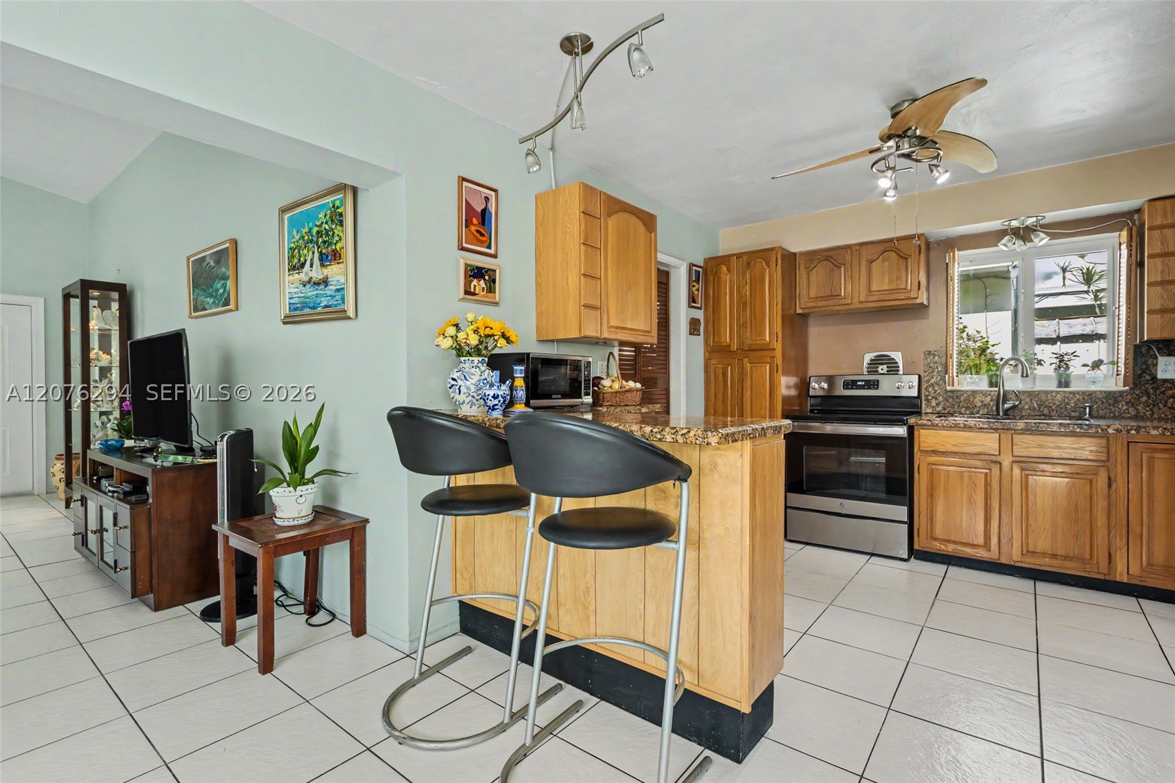 1523 Liberty St Property Photo 8