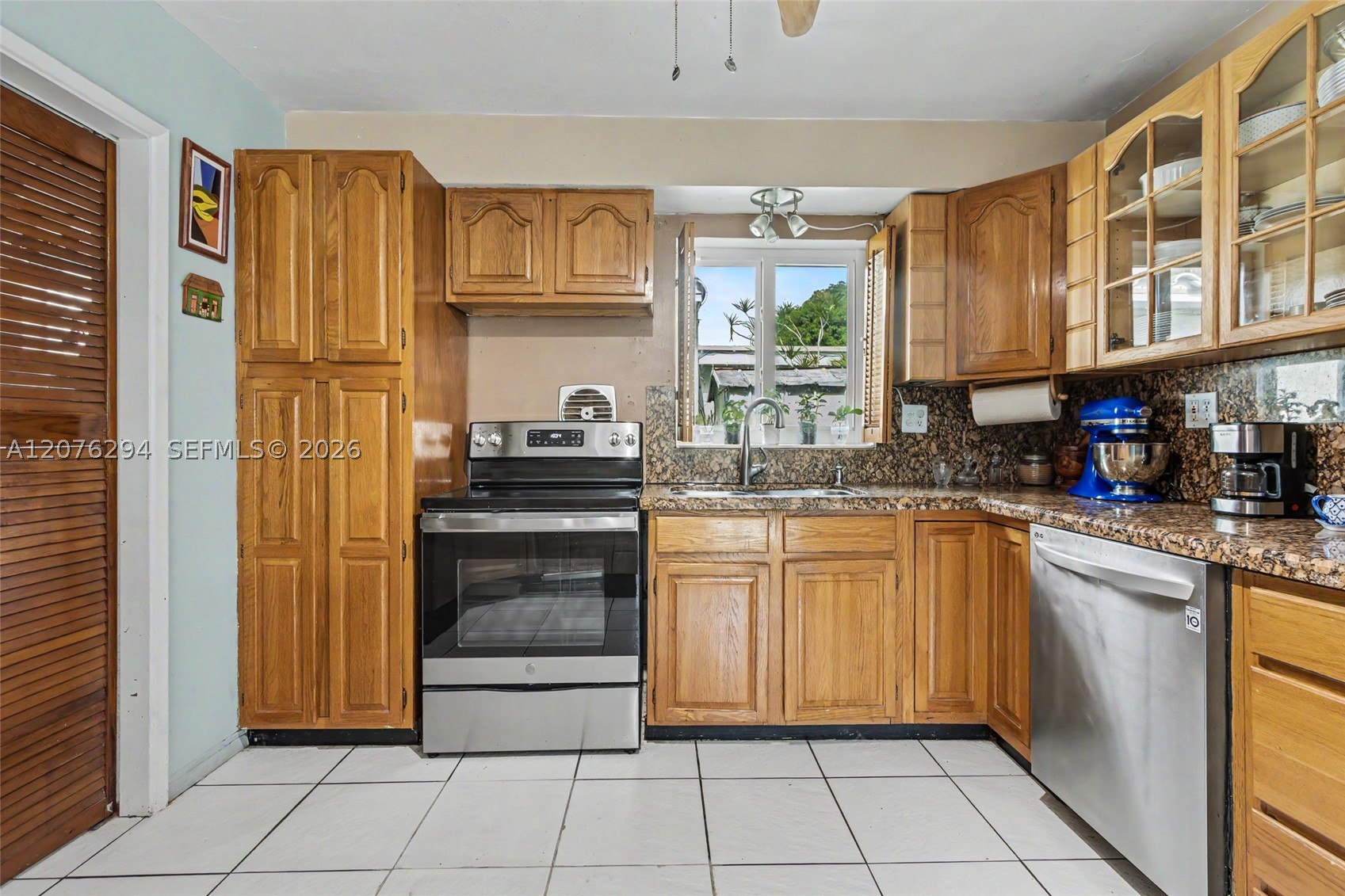 1523 Liberty St Property Photo 11