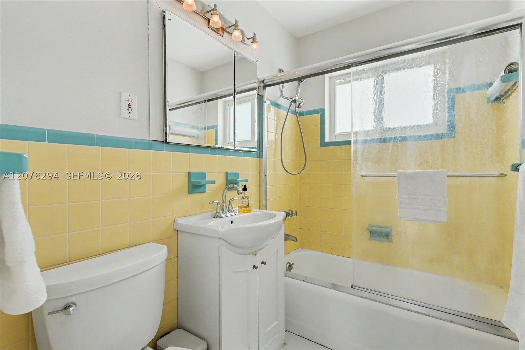 1523 Liberty St Property Photo 14
