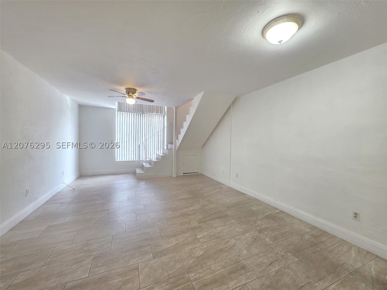 10905 N Kendall Dr 410 Property Photo 2