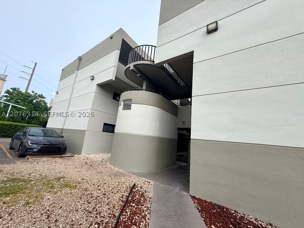 5 Olive Dr 13 Property Photo 1