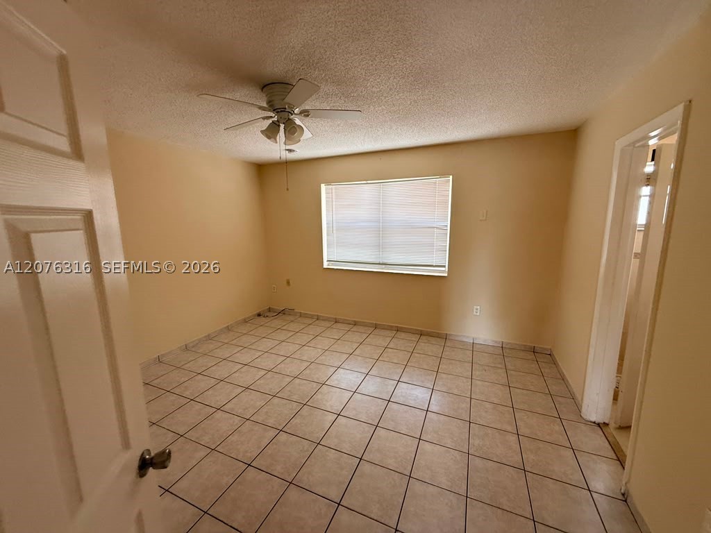 1154 W 35th St 223 Property Photo 8