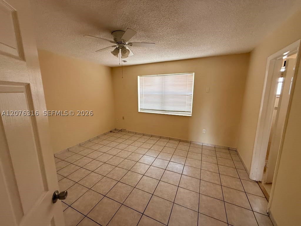 1154 W 35th St 223 Property Photo 9
