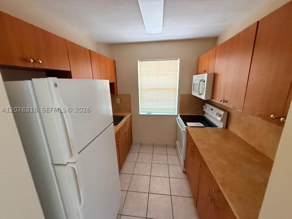 1154 W 35th St 223 Property Photo 10