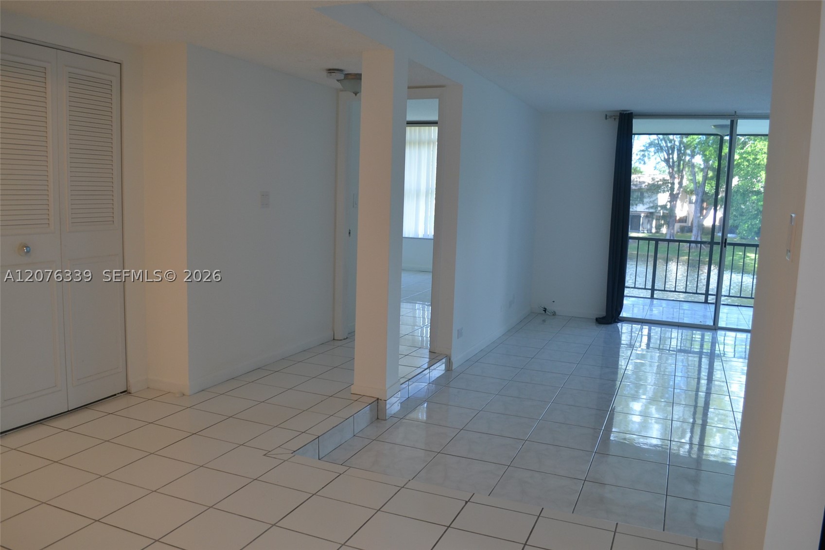 3670 Inverrary Dr 2d Property Photo 10