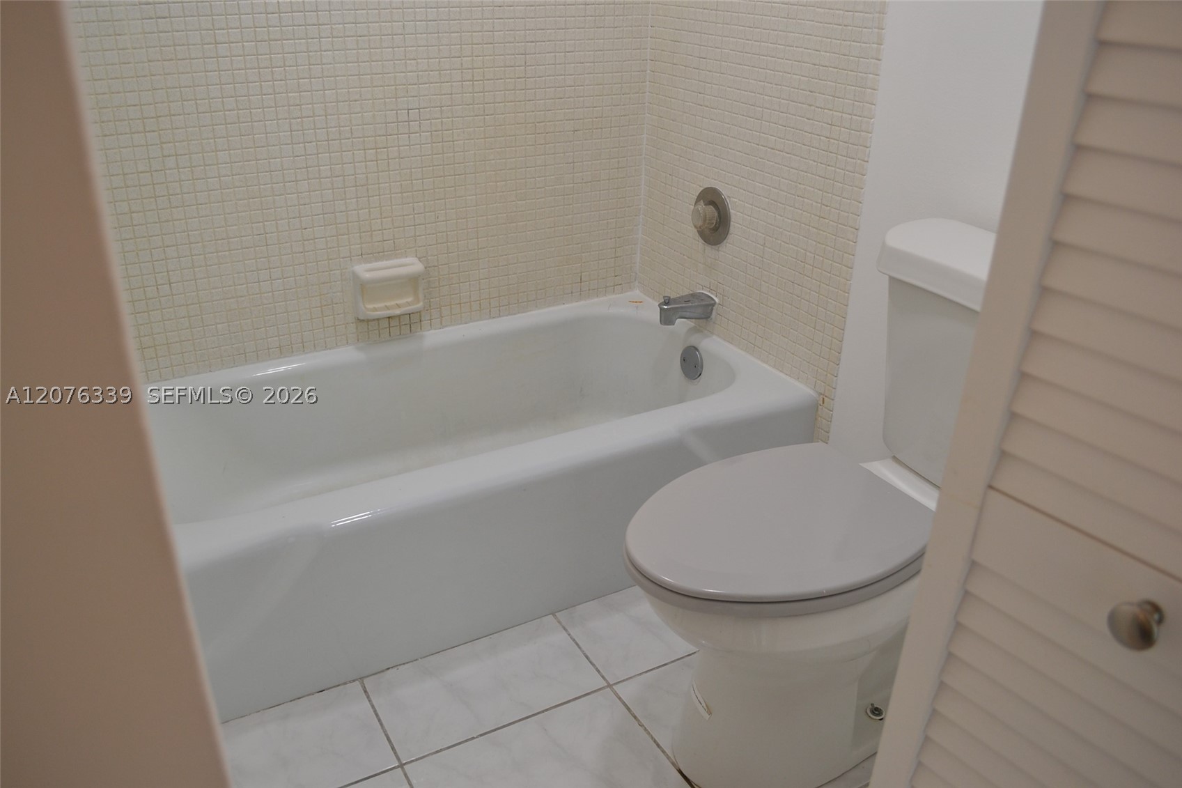 3670 Inverrary Dr 2d Property Photo 15