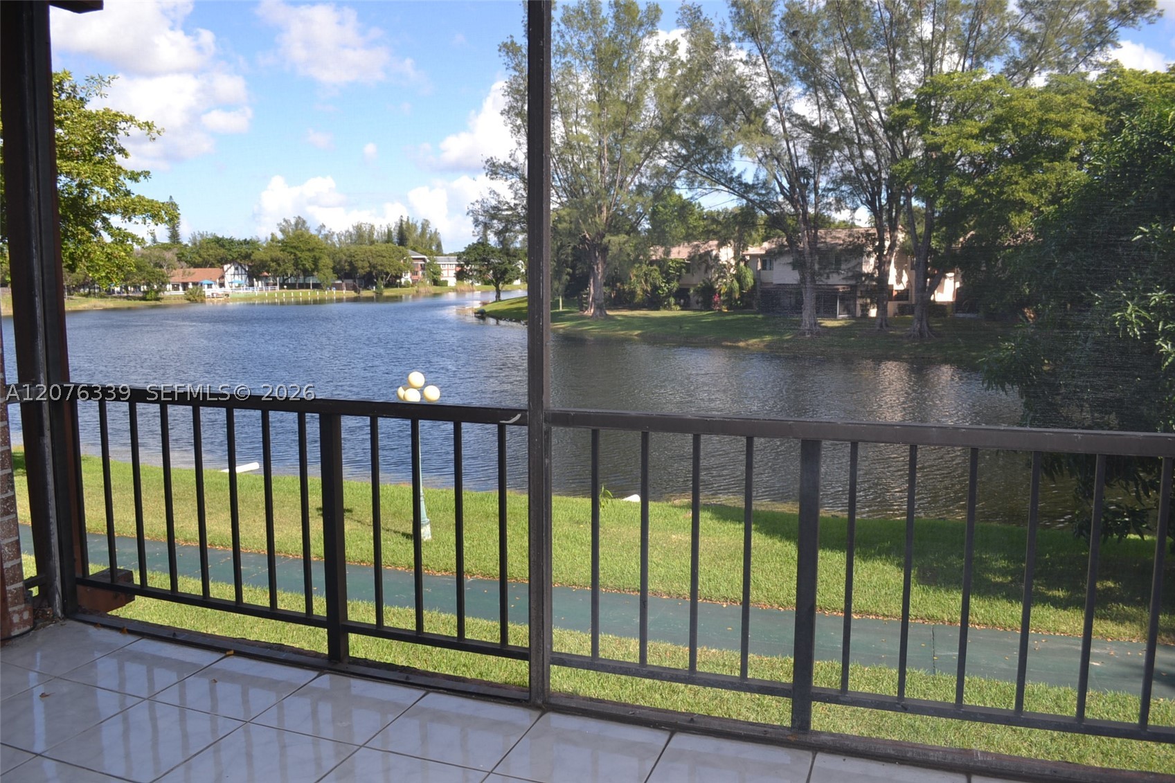 3670 Inverrary Dr 2d Property Photo 17
