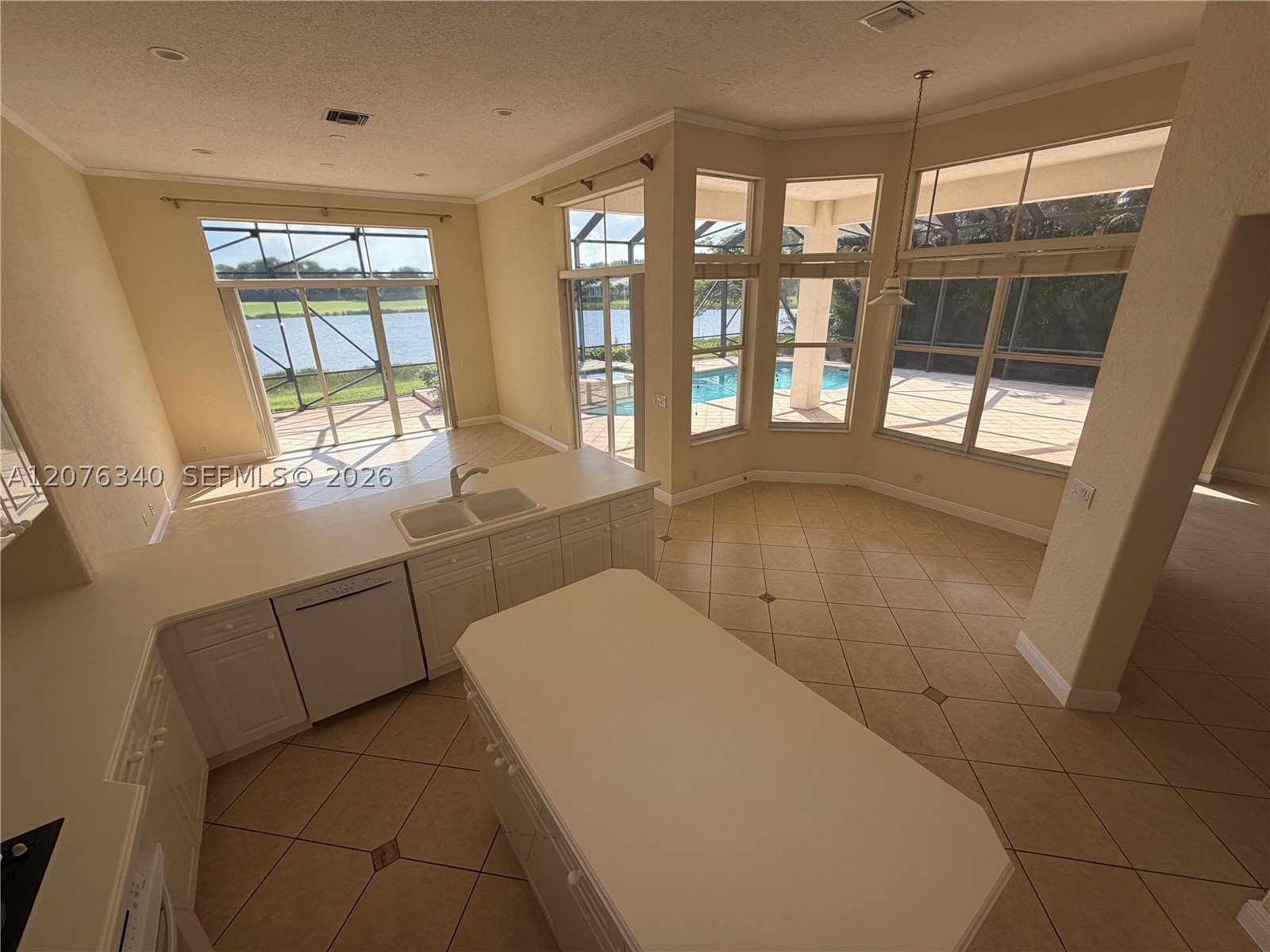 7635 Ironhorse Blvd Property Photo 14