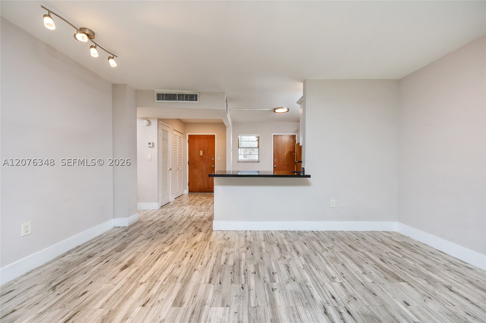 1690 Ne 191st St 115-1 Property Photo 2