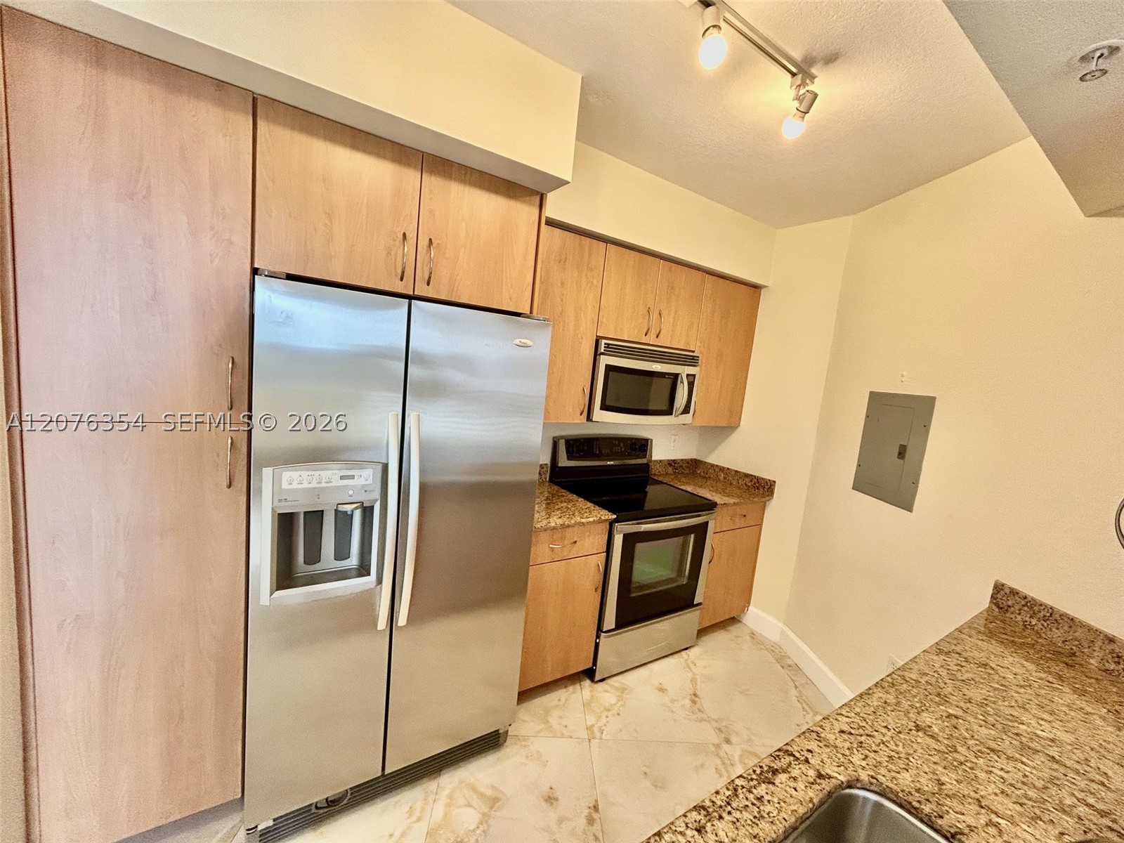 1830 Radius Dr 1002 Property Photo 4